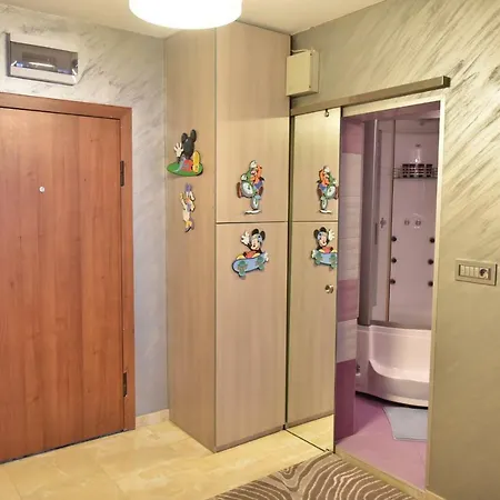 Luxury Apartment *