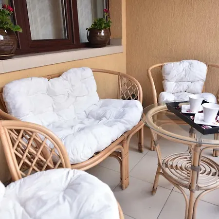 Luxury Apartment *